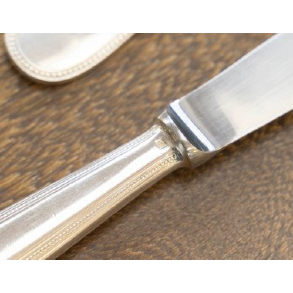 Christofle ménagère Perles pour 12 personnes (62 pièces) en métal argenté dans son coffre 11