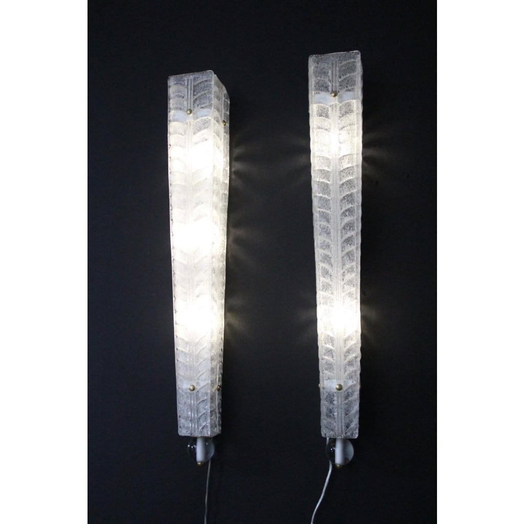 Paire d’appliques blanches longues en verre de Murano travaillé 12
