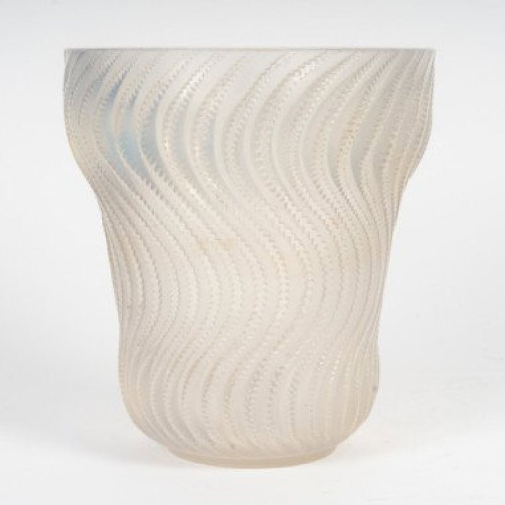 1934 René Lalique – « Actinia » Vase, Opalescent 3