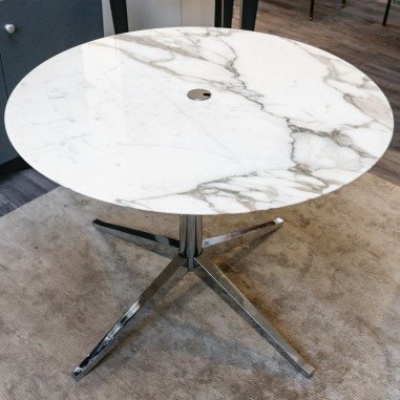 Florence Knoll – TABLE plateau rond ,marbre Calacatta oro verde ,base chromée 3 Florence Knoll – TABLE plateau rond ,marbre Calacatta oro verde ,base chromée 3