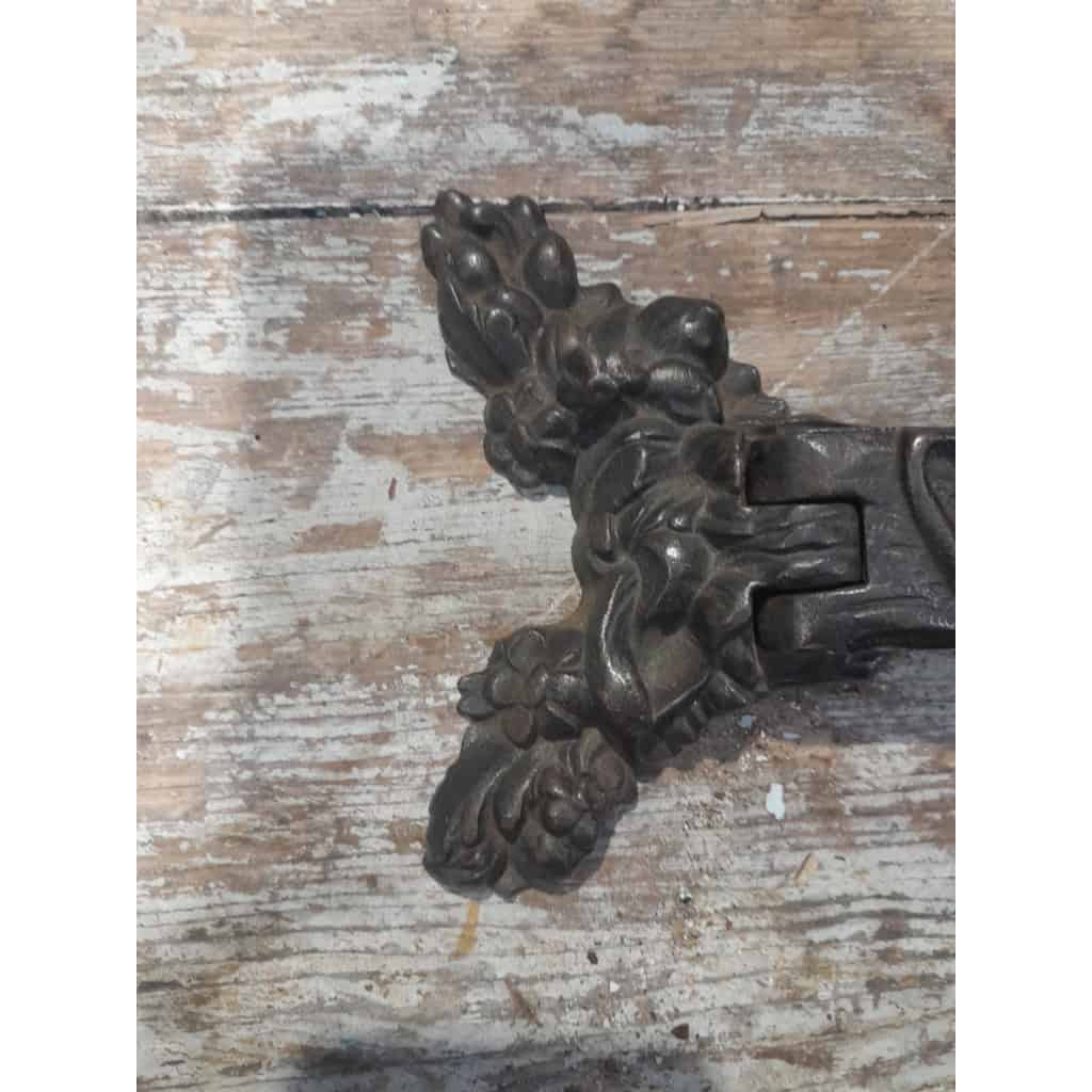 Mâche-bouchon de pharmacie, XVIIIème, fonte de fer 7