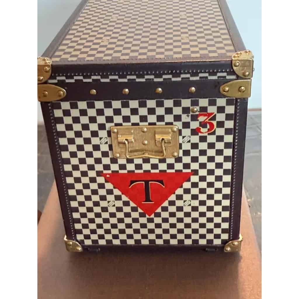 Presse papier Louis Vuitton edition limitée, mini coffret a bijoux Vuitton en forme de malle 13