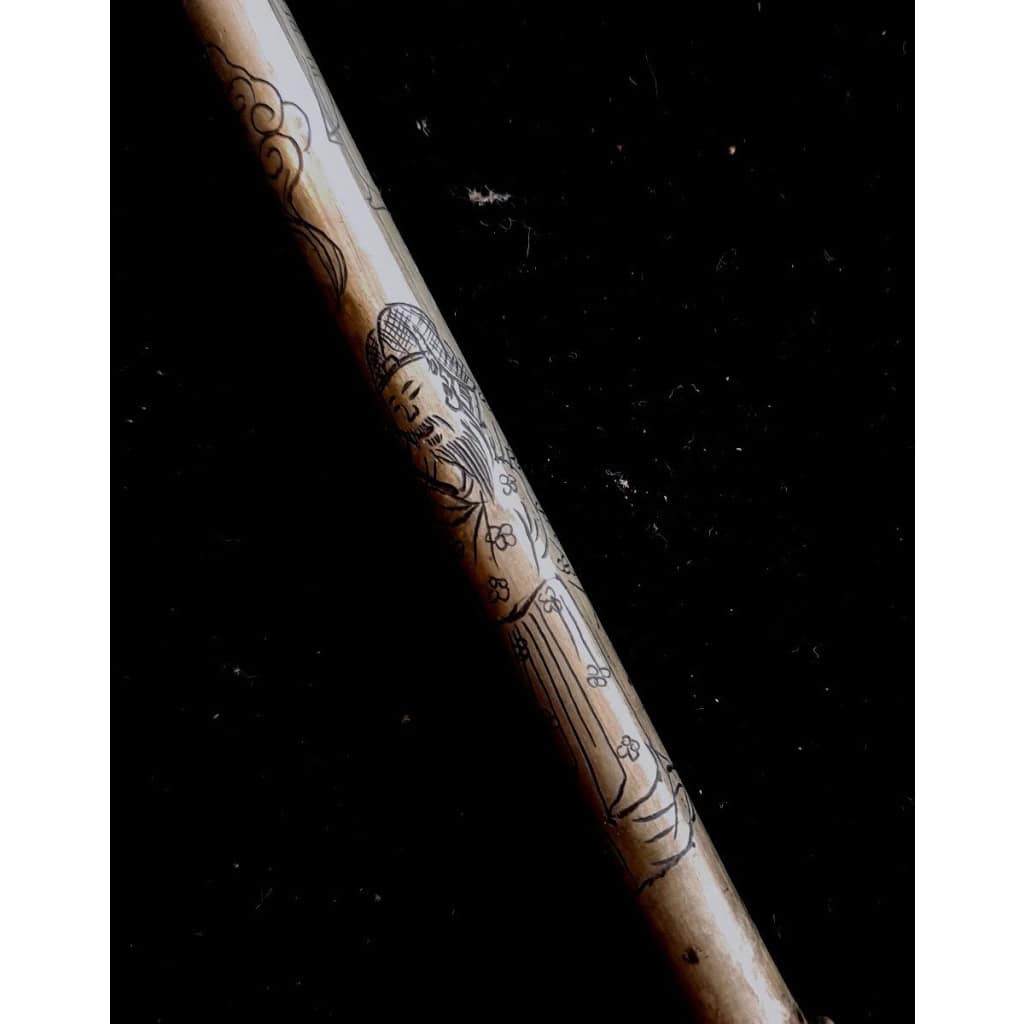 Fine Pipe Au Poing De Femme, Pour l’Opium, Ciselée, Fin XIXème, Métal Et Bambou 10 Fine Pipe Au Poing De Femme, Pour l’Opium, Ciselée, Fin XIXème, Métal Et Bambou 10