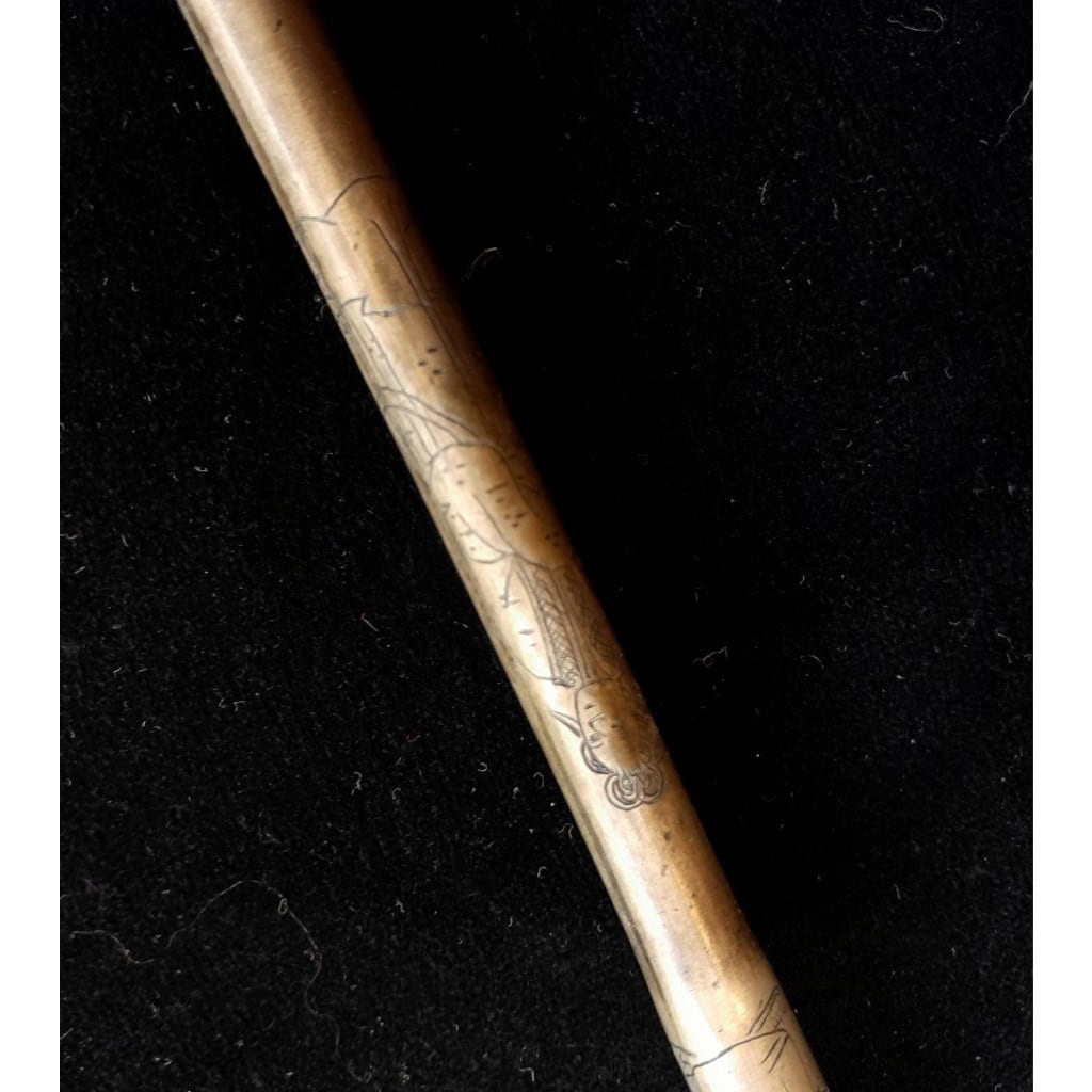 Fine Pipe Au Poing De Femme, Pour l’Opium, Ciselée, Fin XIXème, Métal Et Bambou 7 Fine Pipe Au Poing De Femme, Pour l’Opium, Ciselée, Fin XIXème, Métal Et Bambou 7