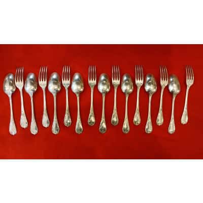 8 grandes cuillères 8 grandes fourchettes Christofle modèle Marly 3 8 grandes cuillères 8 grandes fourchettes Christofle modèle Marly 3