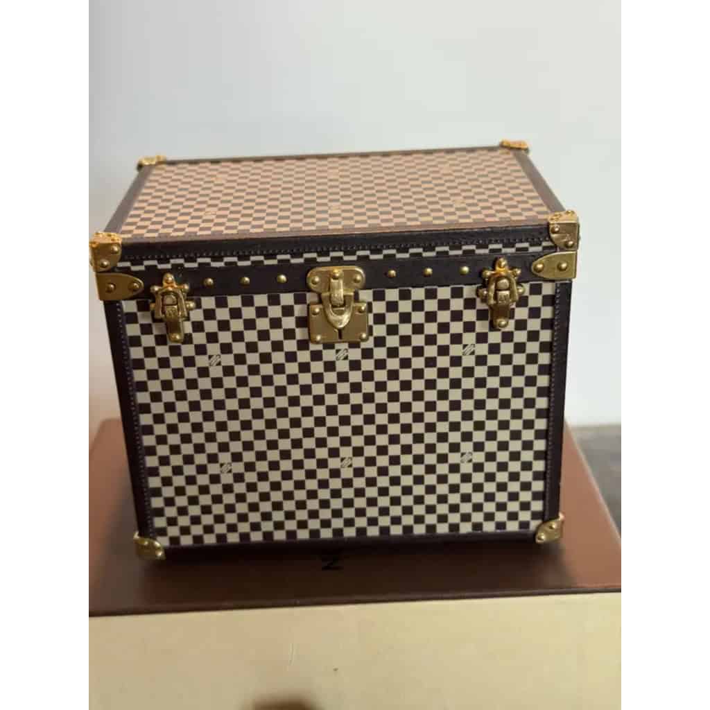 Presse papier Louis Vuitton edition limitée, mini coffret a bijoux Vuitton en forme de malle 6