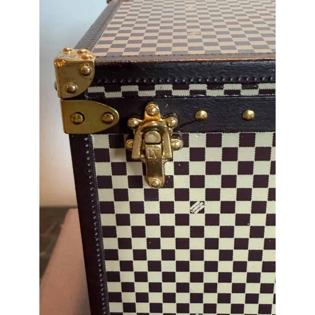 Presse papier Louis Vuitton edition limitée, mini coffret a bijoux Vuitton en forme de malle 7