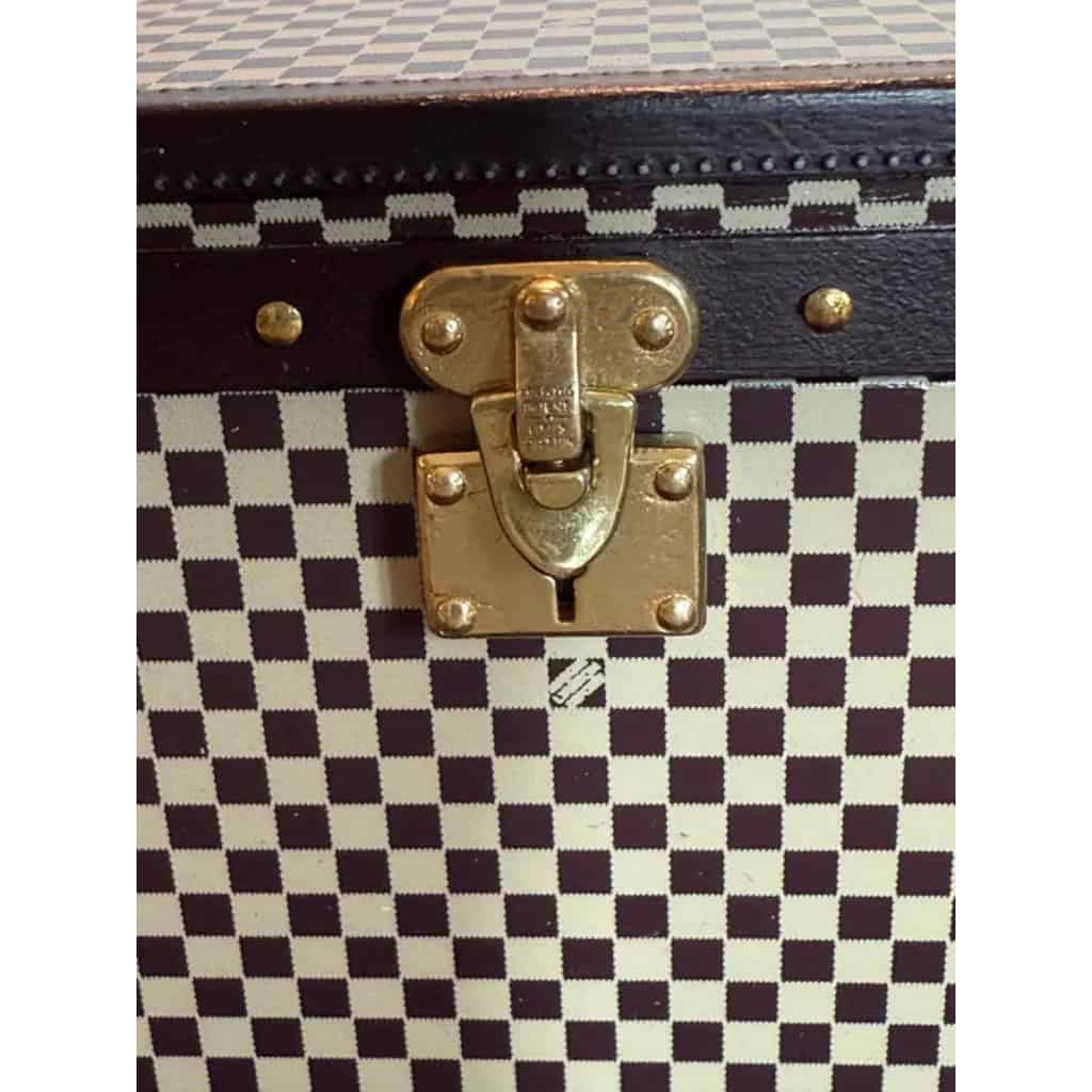 Presse papier Louis Vuitton edition limitée, mini coffret a bijoux Vuitton en forme de malle 8