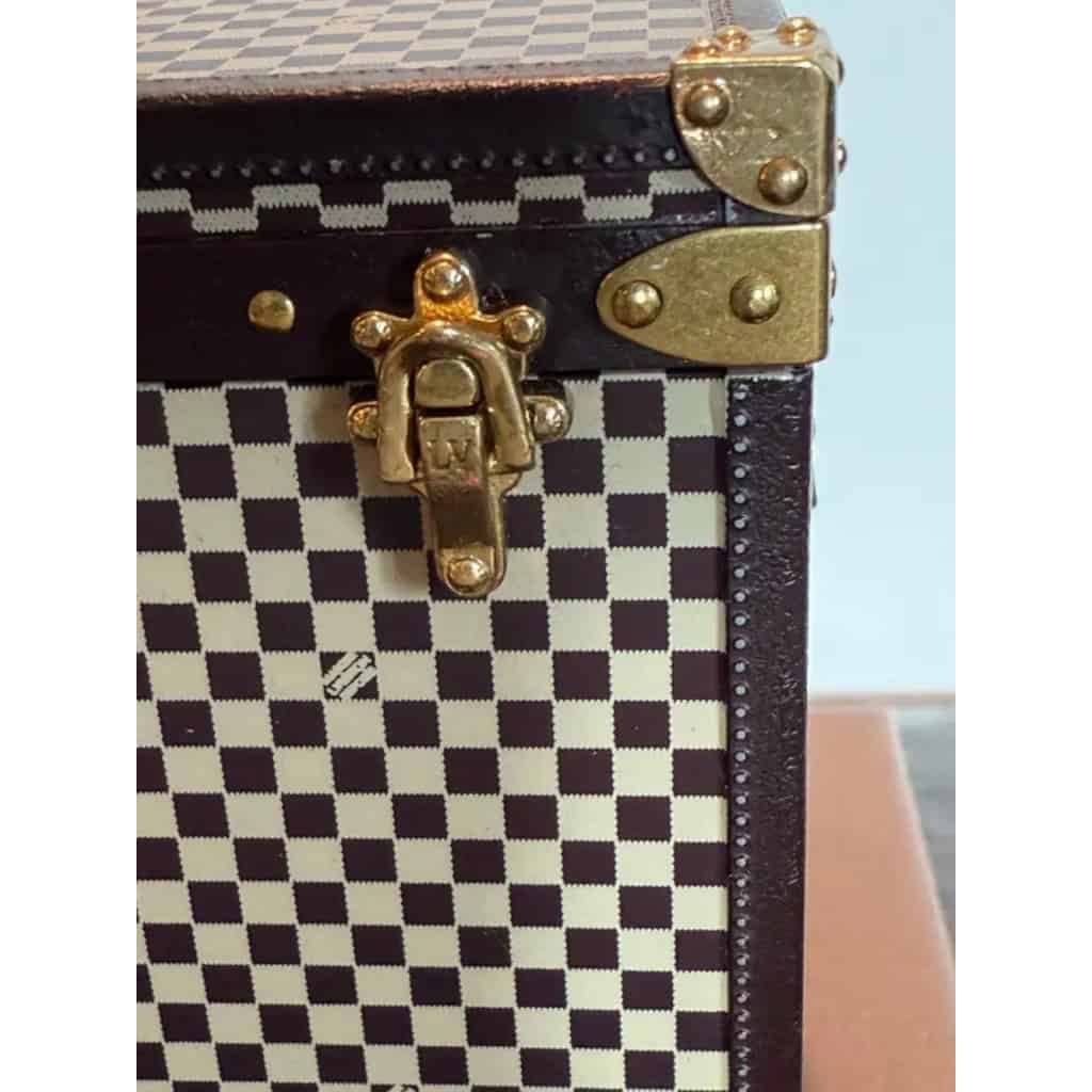 Presse papier Louis Vuitton edition limitée, mini coffret a bijoux Vuitton en forme de malle 9