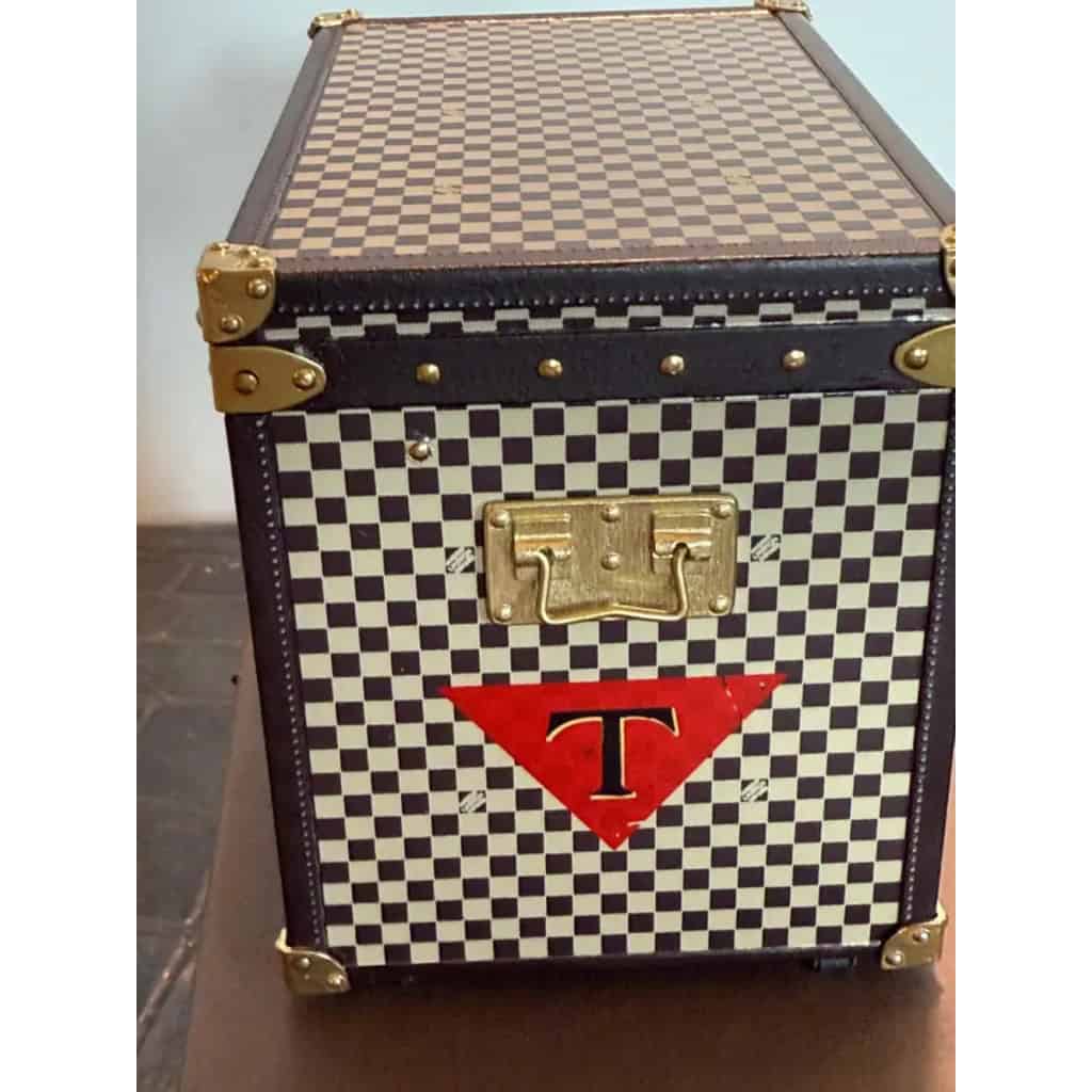 Presse papier Louis Vuitton edition limitée, mini coffret a bijoux Vuitton en forme de malle 10