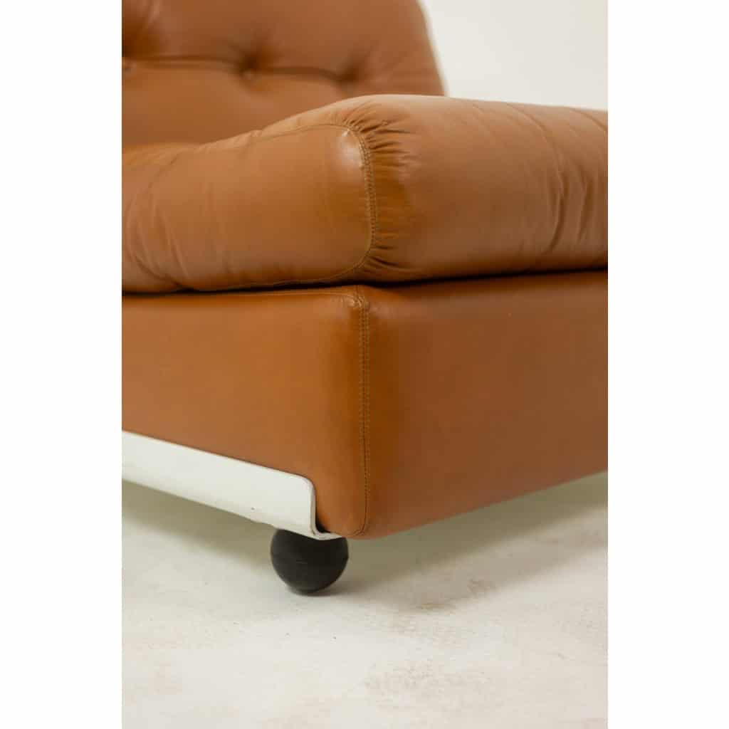 Mario Bellini, pour B&B Fauteuil chauffeuse Amanta en cuir. Vers 1970. LS6322433 13