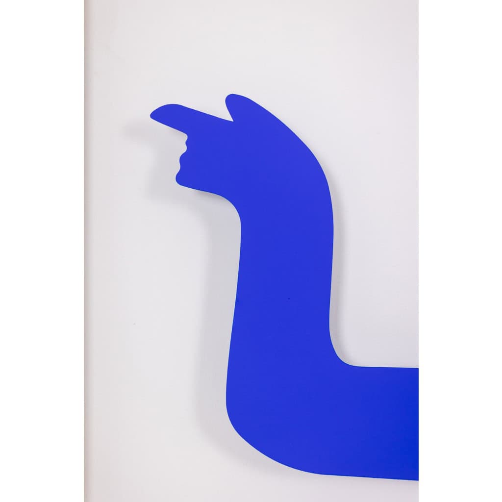 Antonine de Saint Pierre Panneau en métal laqué bleu. Contemporain LS65273363 9 Antonine de Saint Pierre Panneau en métal laqué bleu. Contemporain LS65273363 9