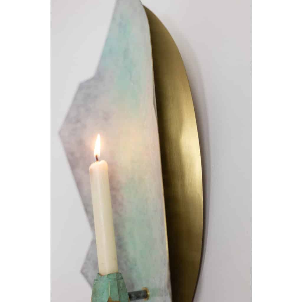 Paire de bougeoirs muraux laiton et bronze. Travail contemporain d’artiste. LS65321667 10