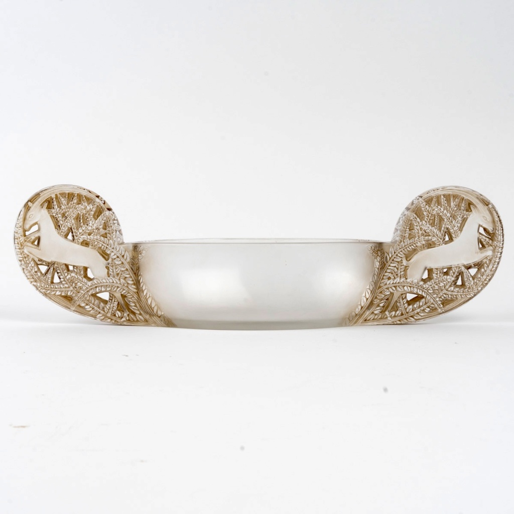 1927 René Lalique – Jardinière Coupe Saint Hubert Verre Blanc Patiné Sépia 4