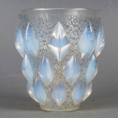1927 René Lalique – Vase Rampillon Verre Opalescent Patiné Bleu