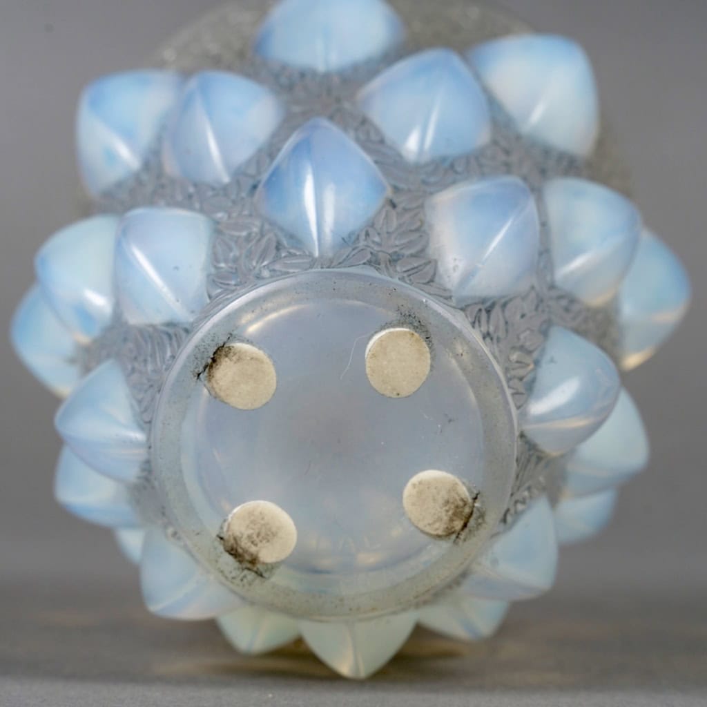 1927 René Lalique – Vase Rampillon Verre Opalescent Patiné Bleu 9