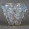 1927 René Lalique – Vase Moissac Verre Opalescent Patiné Bleu 10