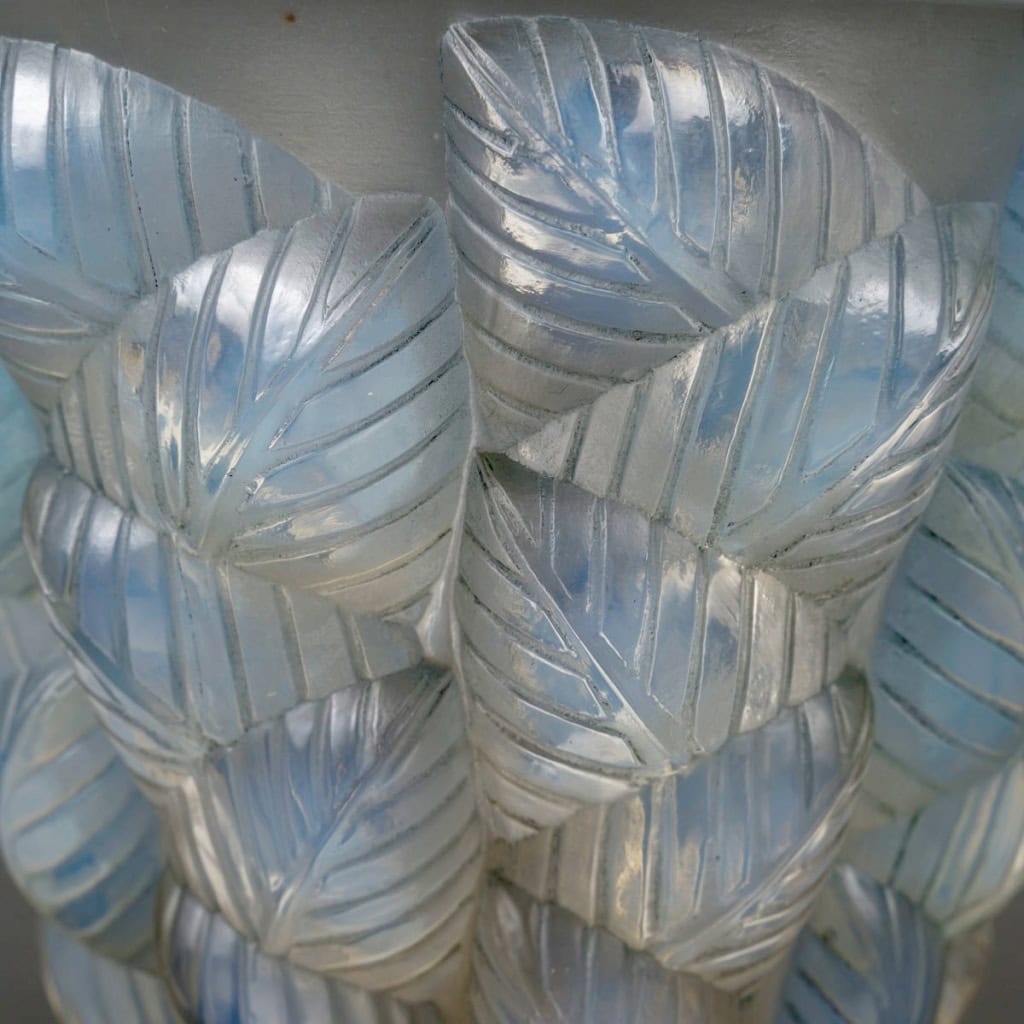 1927 René Lalique – Vase Moissac Verre Opalescent Patiné Bleu 7