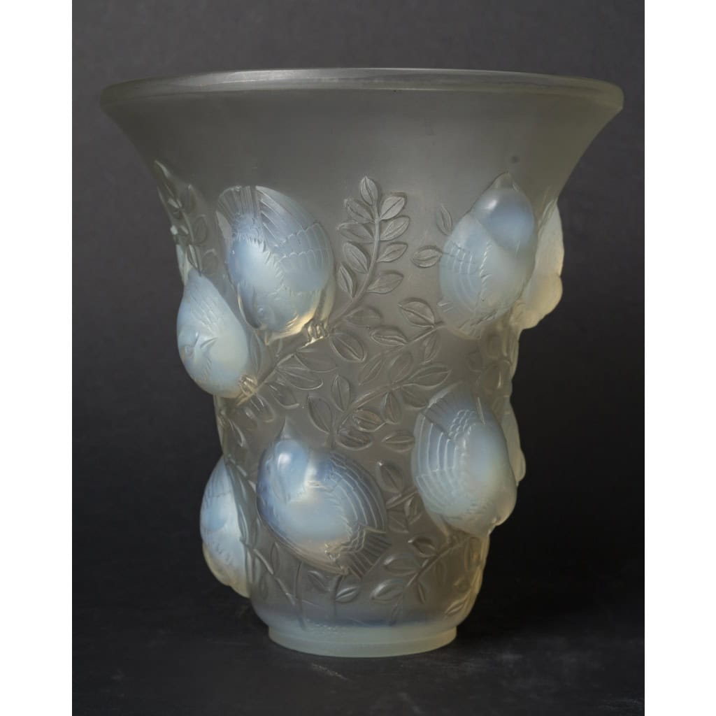 RENE LALIQUE – Vase “ Saint François” en verre – Circa 1930 3 RENE LALIQUE – Vase “ Saint François” en verre – Circa 1930 3