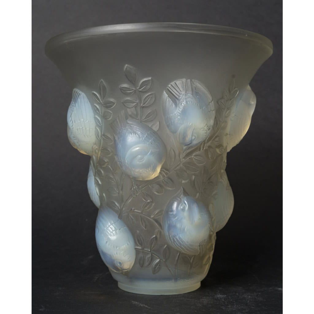RENE LALIQUE – Vase “ Saint François” en verre – Circa 1930 8 RENE LALIQUE – Vase “ Saint François” en verre – Circa 1930 8