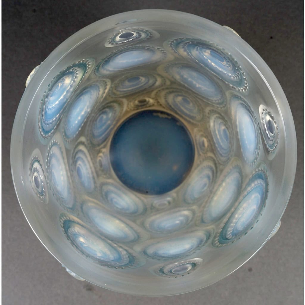 1930 René Lalique – Vase Spirales Verre Opalescent Patiné Bleu 5 1930 René Lalique – Vase Spirales Verre Opalescent Patiné Bleu 5
