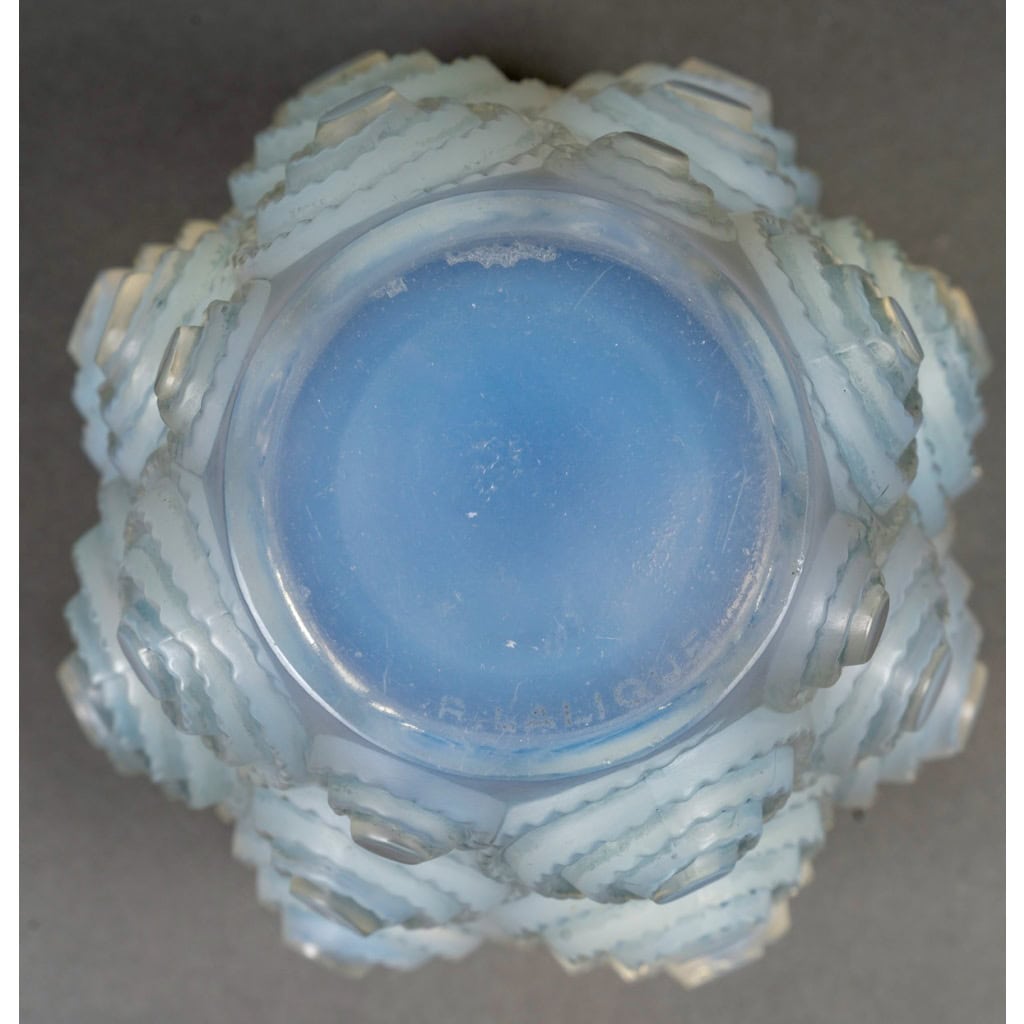 1930 René Lalique – Vase Spirales Verre Opalescent Patiné Bleu 7 1930 René Lalique – Vase Spirales Verre Opalescent Patiné Bleu 7