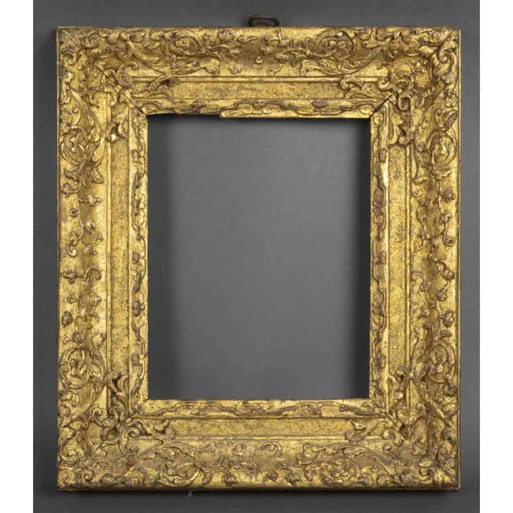 Cadre en bois sculpté doré d&rsquo;époque Louis XIV 3