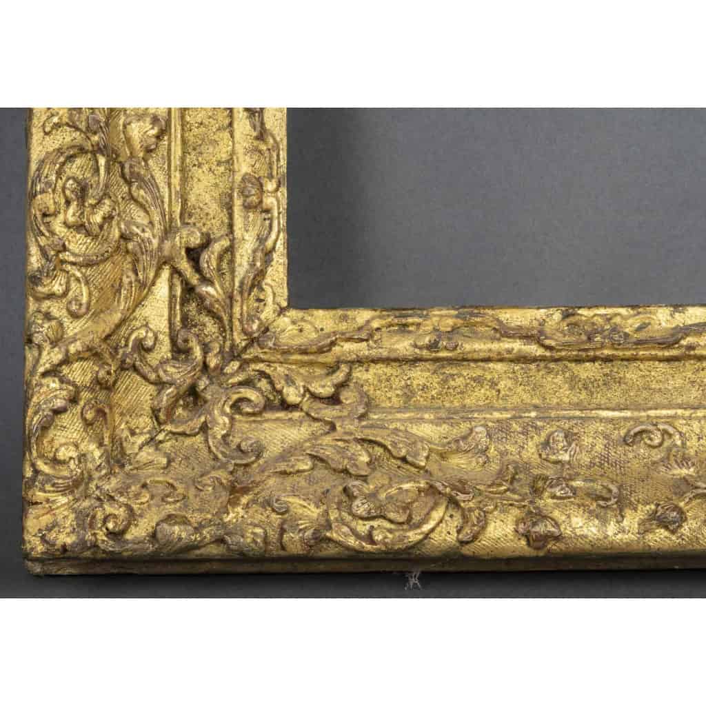 Cadre en bois sculpté doré d&rsquo;époque Louis XIV 5
