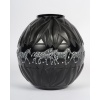 1991 Marie-Claude Lalique – Vase Tanzania Cristal Noir Emaillé Blanc 12