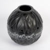 1991 Marie-Claude Lalique – Vase Tanzania Cristal Noir Emaillé Blanc 13