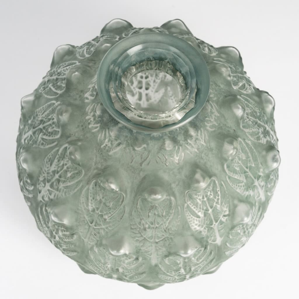 1912 René Lalique – Vase Fougères Verre Blanc Patiné Vert 5