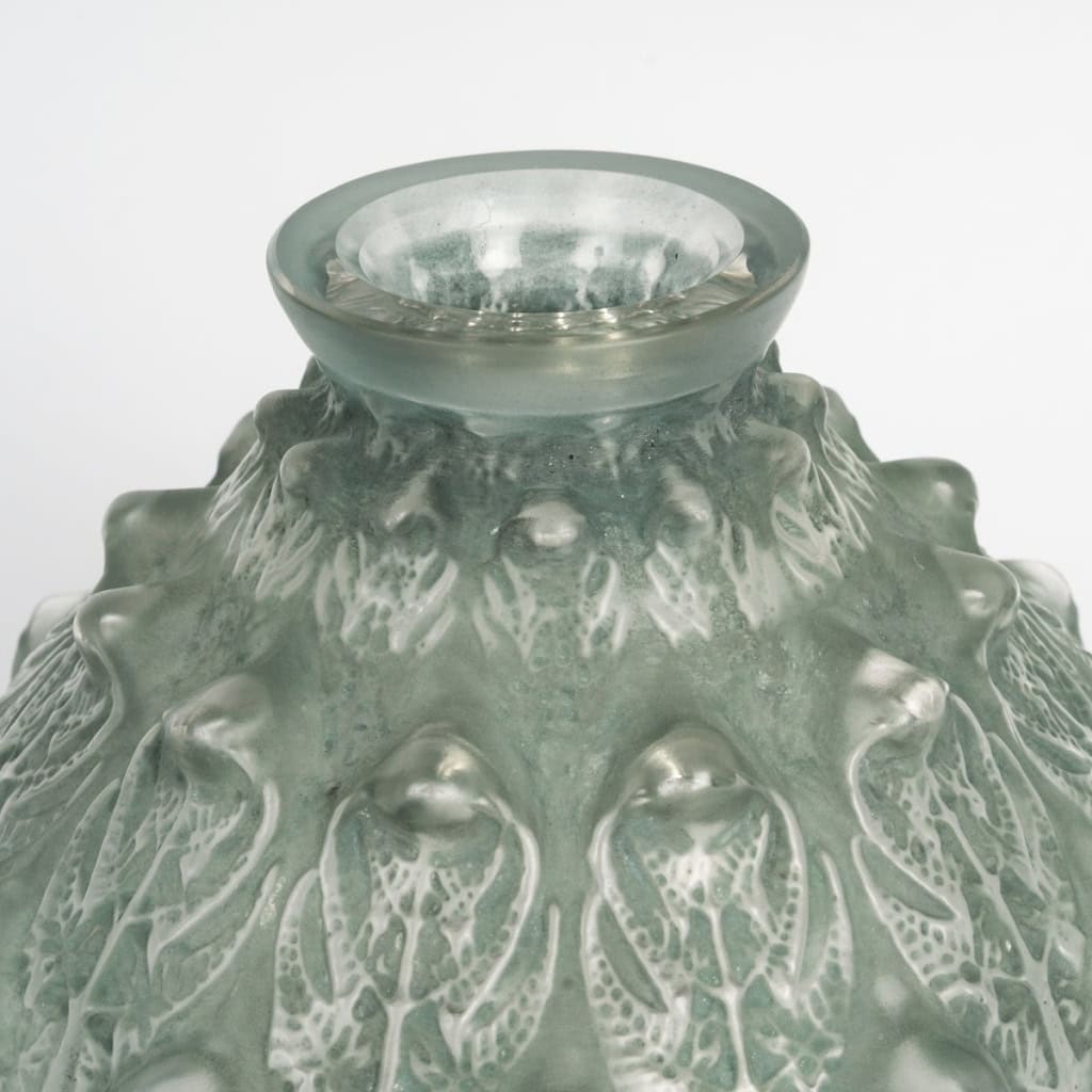 1912 René Lalique – Vase Fougères Verre Blanc Patiné Vert 7