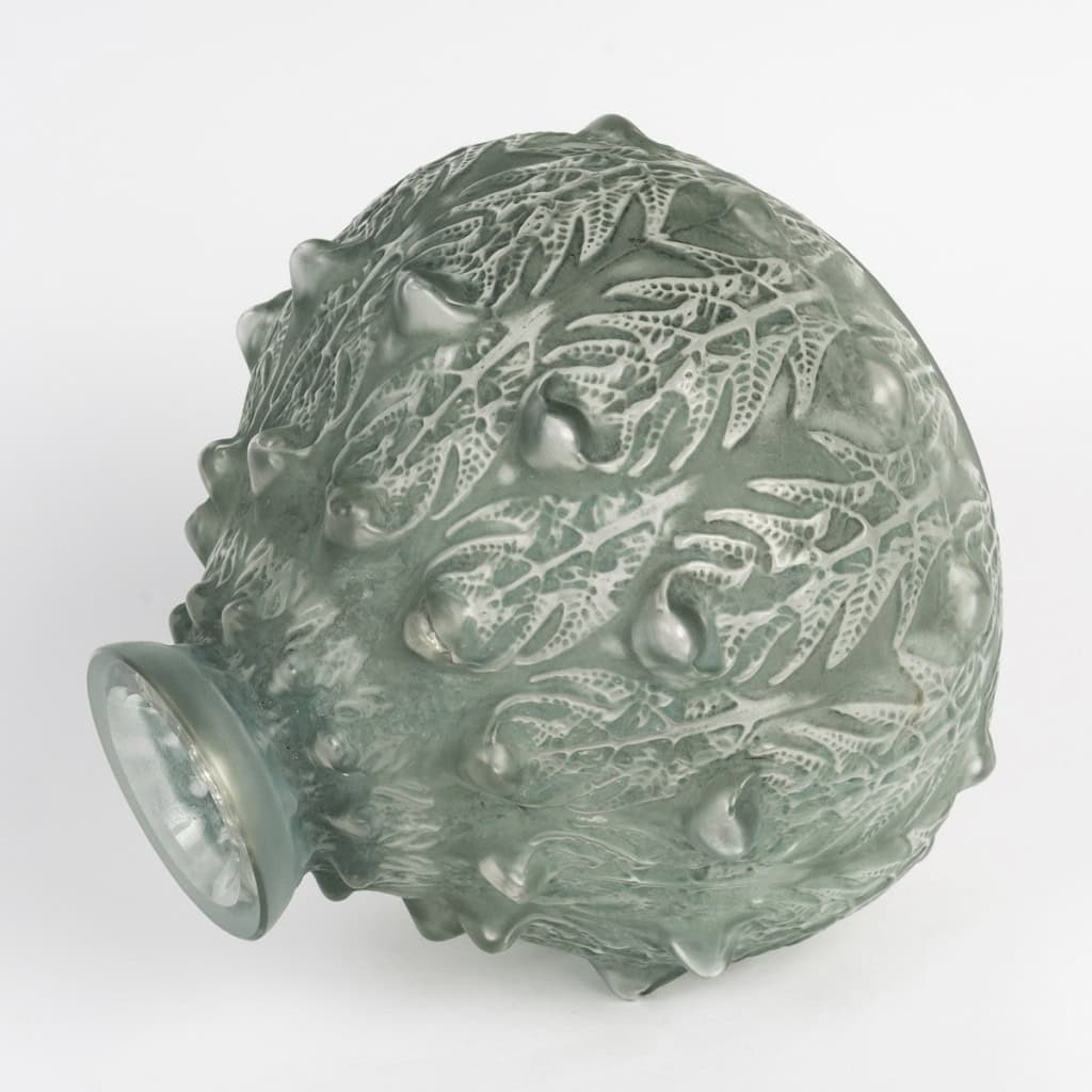 1912 René Lalique – Vase Fougères Verre Blanc Patiné Vert 6