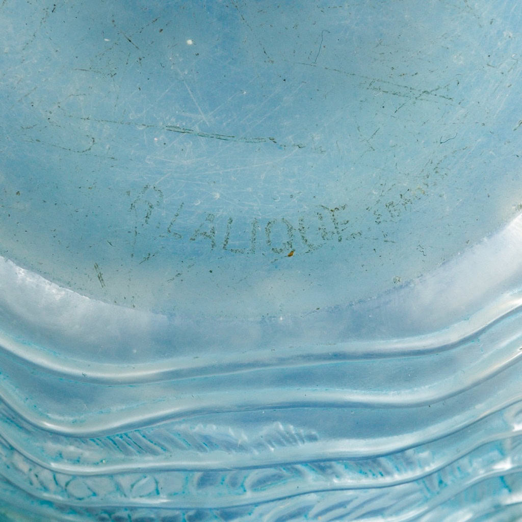 1932 René Lalique – Vase Dauphins Verre Opalescent Patiné Bleu 7