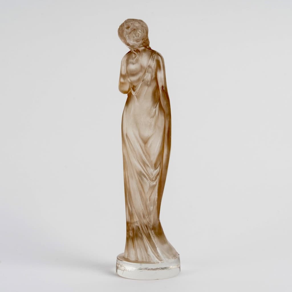 1912 René Lalique – Statuette Moyenne Voilée Verre Blanc Patiné Sépia 4