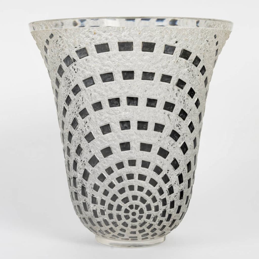 1935 René Lalique – Art Déco Vase Damiers Verre Blanc Emaillé Noir 4