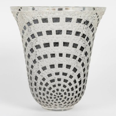 1935 René Lalique – Art Déco Vase Damiers Verre Blanc Emaillé Noir