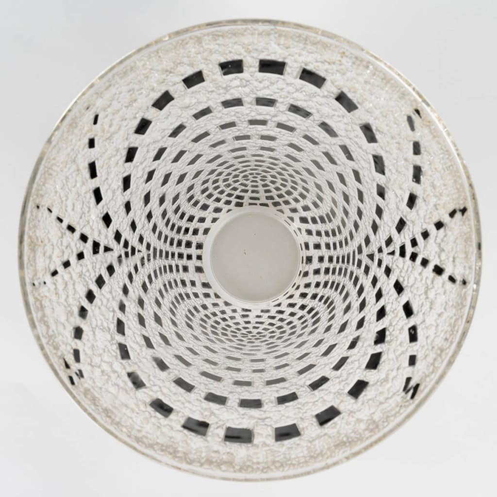 1935 René Lalique – Art Déco Vase Damiers Verre Blanc Emaillé Noir 8