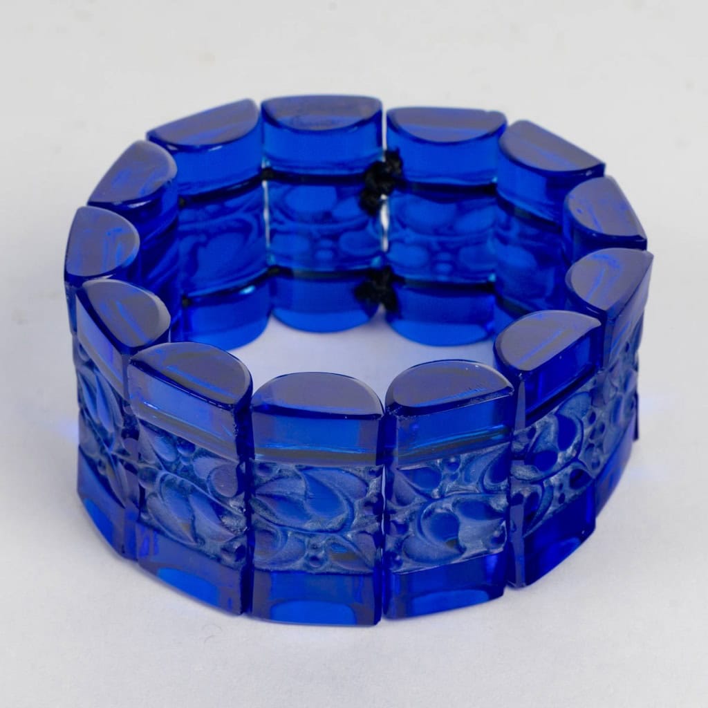 1928 René Lalique – Bracelet Cerisier Verre Bleu Cobalt Patiné Blanc 4 1928 René Lalique – Bracelet Cerisier Verre Bleu Cobalt Patiné Blanc 4