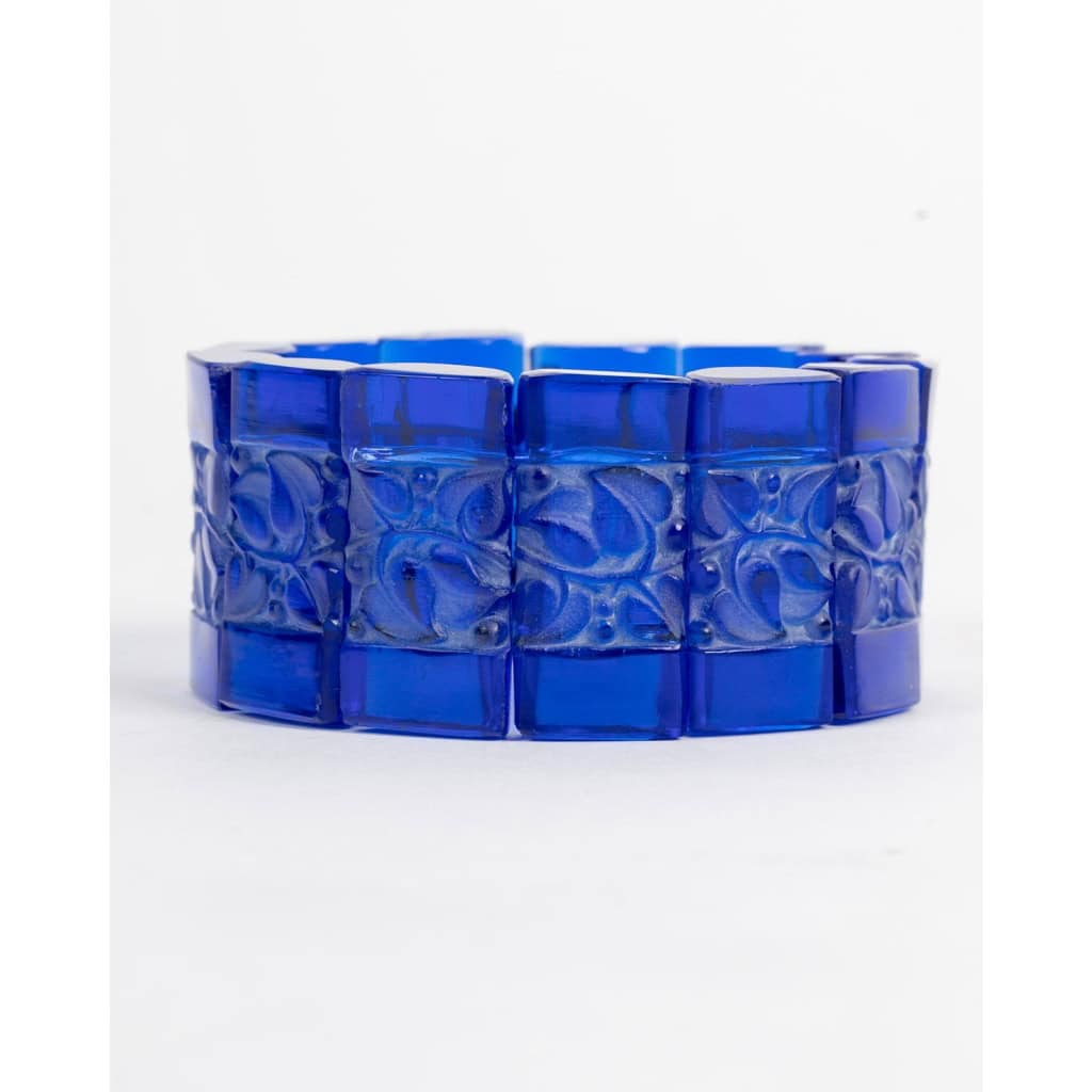 1928 René Lalique – Bracelet Cerisier Verre Bleu Cobalt Patiné Blanc 3 1928 René Lalique – Bracelet Cerisier Verre Bleu Cobalt Patiné Blanc 3