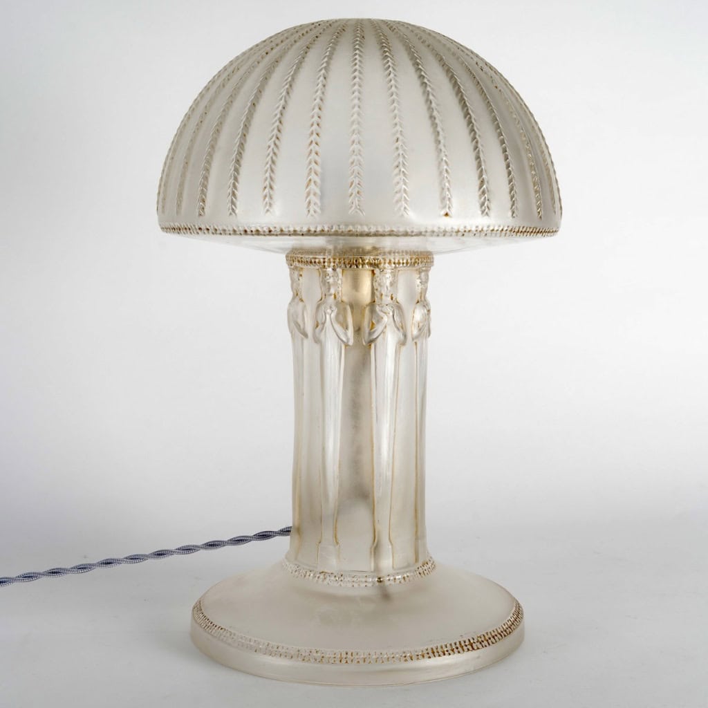 1920 René Lalique – Lampe Cariatides Verre Blanc Patiné Sépia 3