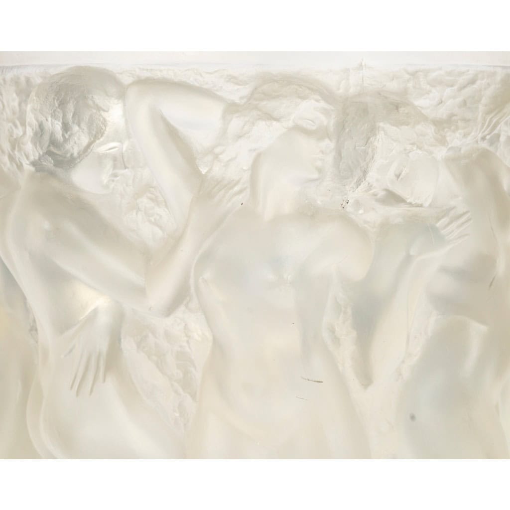 René Lalique – Vase «Bacchantes» en verre Opalescent 5 René Lalique – Vase «Bacchantes» en verre Opalescent 5