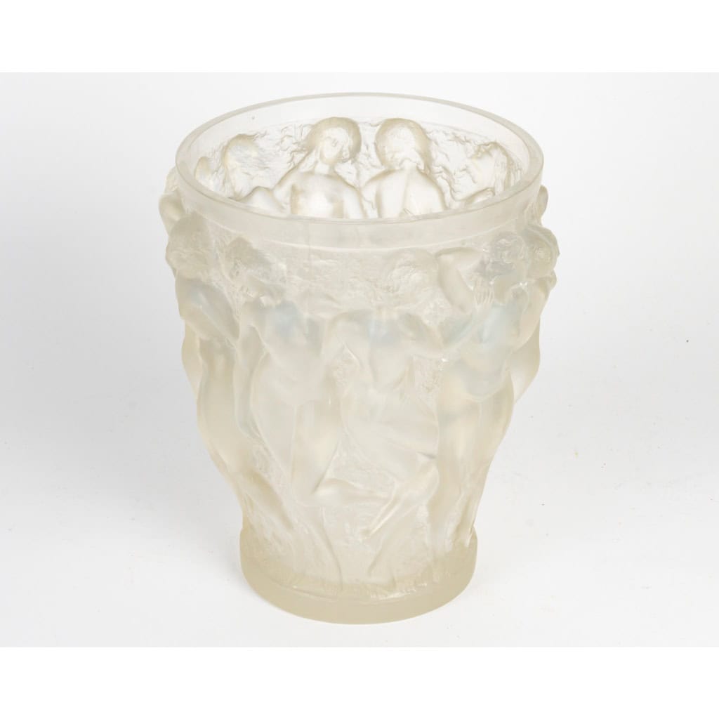 René Lalique – Vase «Bacchantes» en verre Opalescent 6 René Lalique – Vase «Bacchantes» en verre Opalescent 6