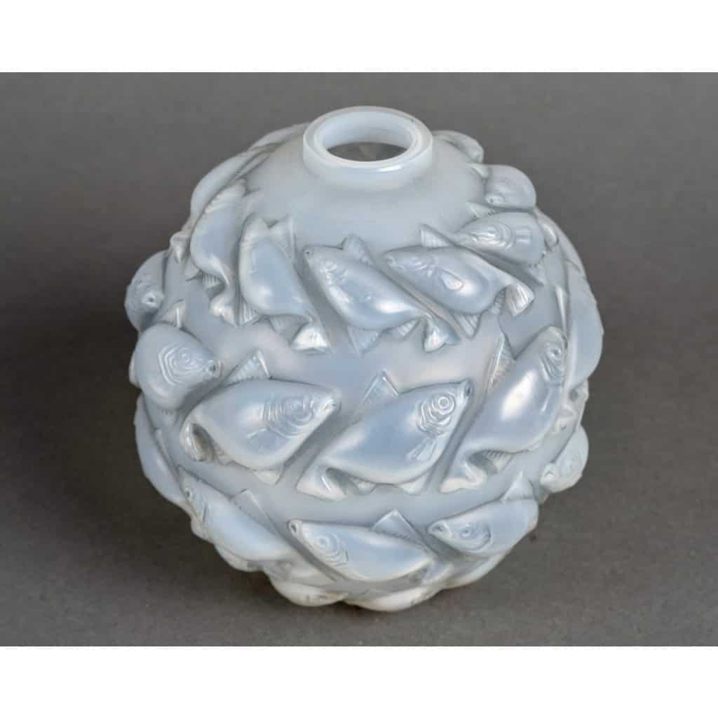 1928 René Lalique – Vase Camaret Verre Opalescent Patiné Bleu 5 1928 René Lalique – Vase Camaret Verre Opalescent Patiné Bleu 5