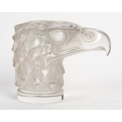 1928 René Lalique – Mascotte Automobile Tête d&rsquo;Aigle Verre Blanc Patiné Gris