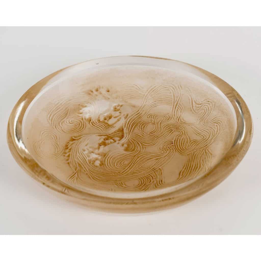1913 René Lalique – Cendrier Deux Zéphyrs Verre Blanc Patiné Sépia 4