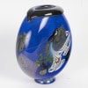 Vase ovoïde en verre bleu signé PIERINI 14 Vase ovoïde en verre bleu signé PIERINI 14