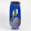 Vase ovoïde en verre bleu signé PIERINI 24 Vase ovoïde en verre bleu signé PIERINI 24