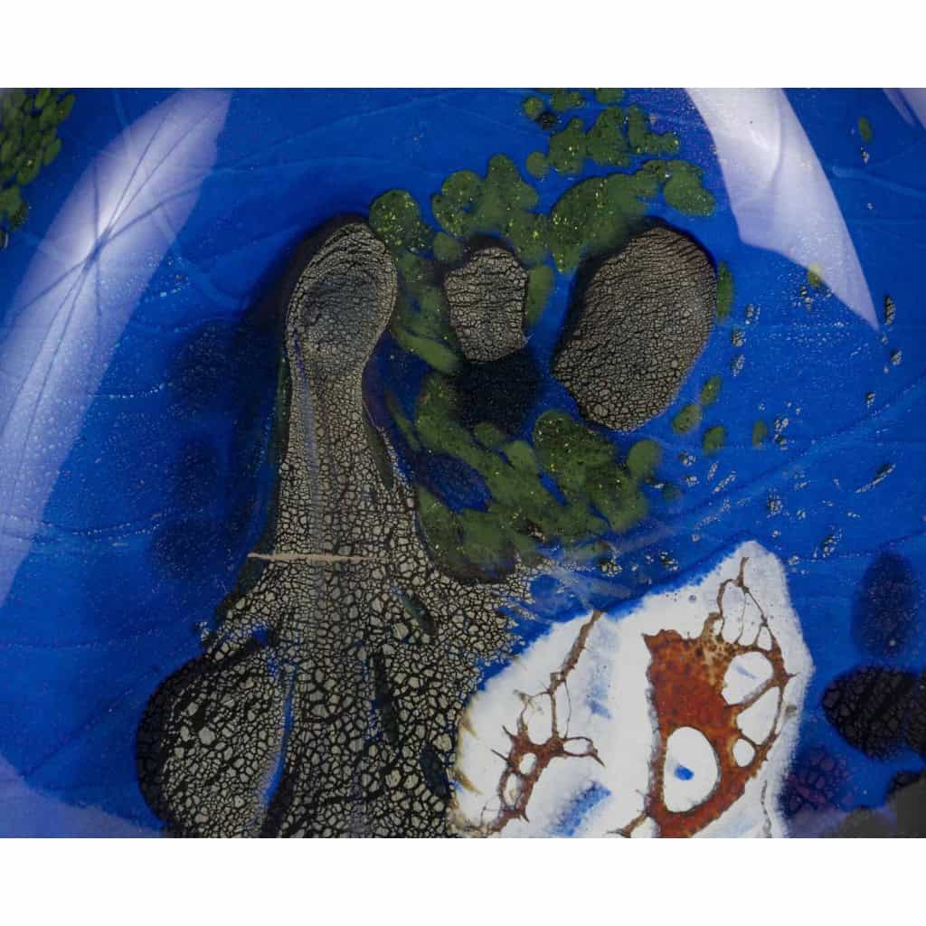 Vase ovoïde en verre bleu signé PIERINI 11 Vase ovoïde en verre bleu signé PIERINI 11