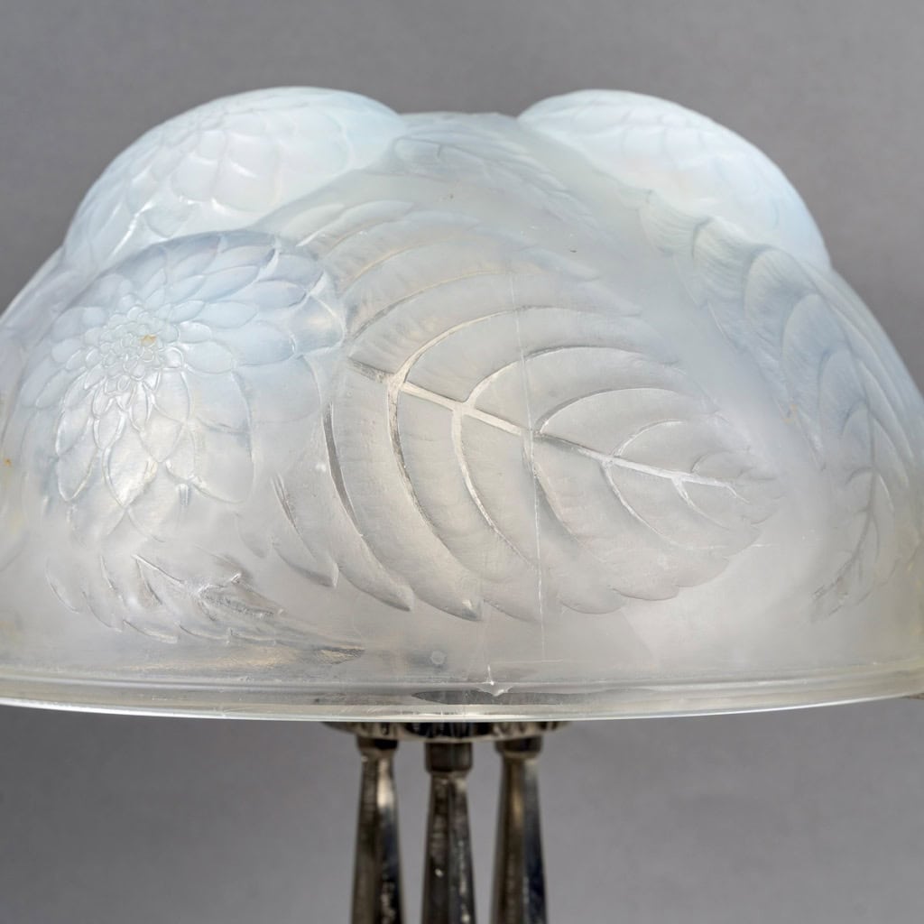 1921 René Lalique – Lampe Dahlias Verre Opalescent Et Bronze Nickelé 6